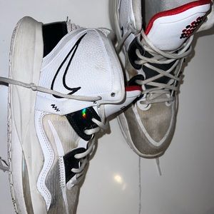 Mens Kyrie Nike Vintage Style 10.5
